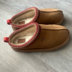 UGG Tan and Red Slippers with Rounded Toe